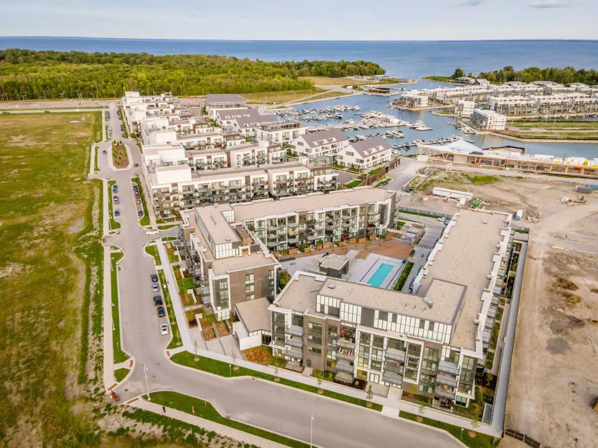 Pet Friendly Condos At Friday Harbour Innisfil Eksteriør bilde