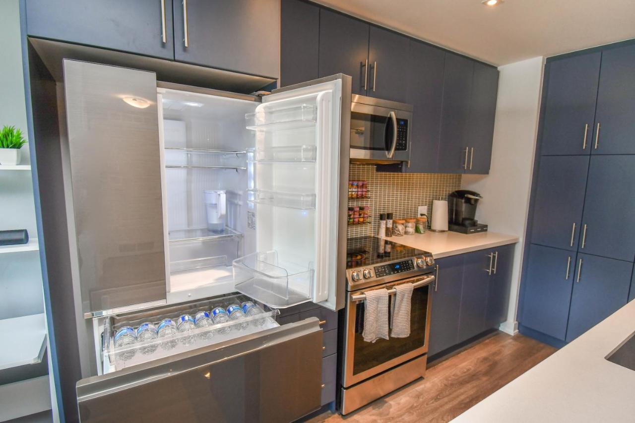 Pet Friendly Condos At Friday Harbour Innisfil Eksteriør bilde
