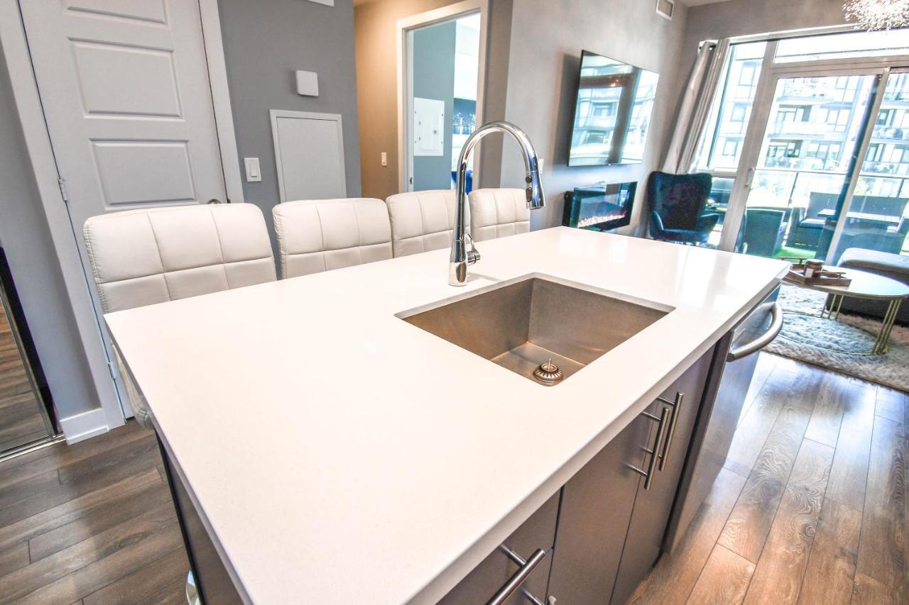Pet Friendly Condos At Friday Harbour Innisfil Eksteriør bilde